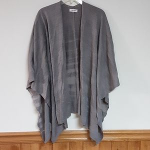 Gray light weight wrap